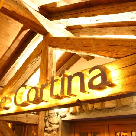Cortina - 34 - Vue Montagne - 8 Pers *